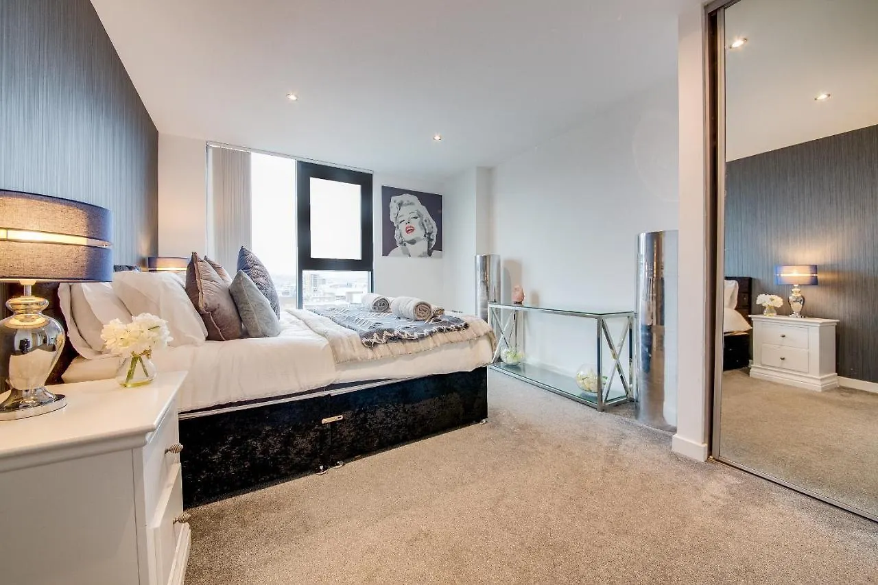 Appartement Spacious 3-Bed Penthouse With City Sky Line Views Sheffield Royaume-Uni