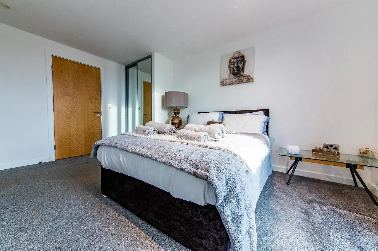 Appartement Spacious 3-Bed Penthouse With City Sky Line Views Sheffield