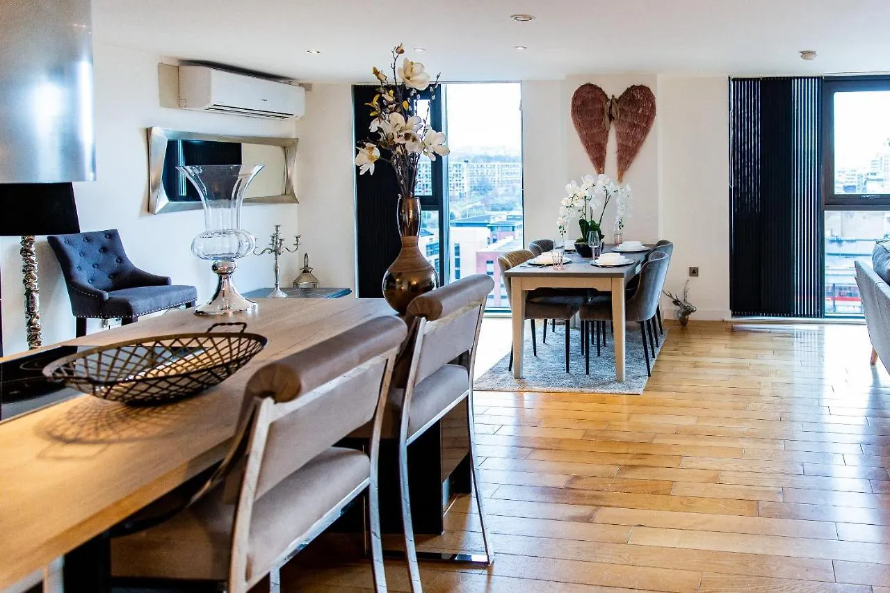 Spacious 3-Bed Penthouse With City Sky Line Views Sheffield Royaume-Uni